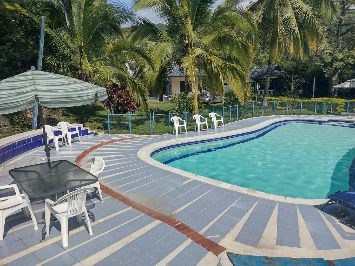 Hotel Campestre El Salitre Вільєта Екстер'єр фото