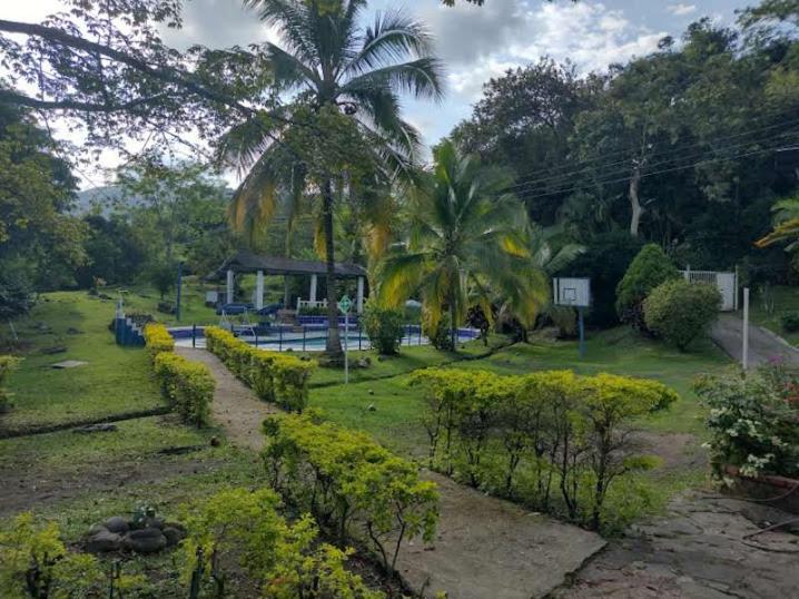 Hotel Campestre El Salitre Вільєта Екстер'єр фото